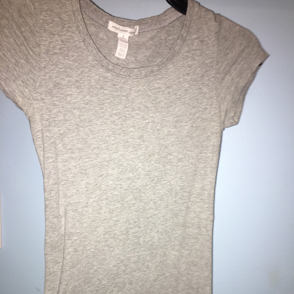 Gray fitted shirt